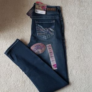 W/Tags Wallflower Curvy Skinny Jean size 7 reg
